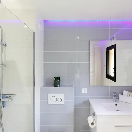 Beautiful Apartment-sea View-pool-parking Mandelieu