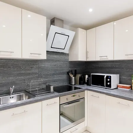 Apartmán Beautiful Apartment-sea View-pool-parking *